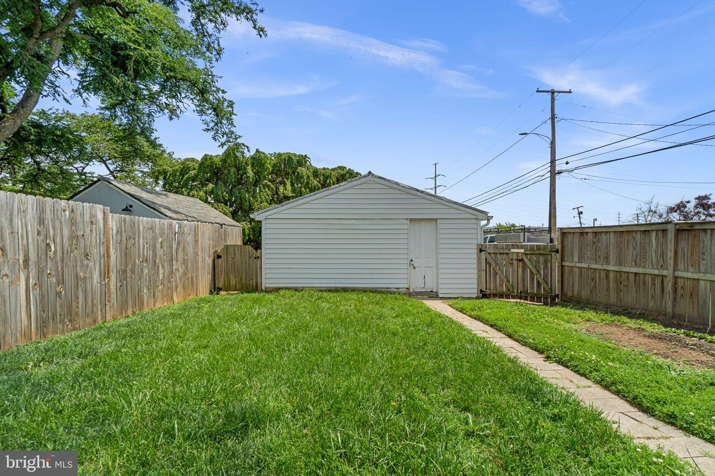 552 E Church St Property Photo 19