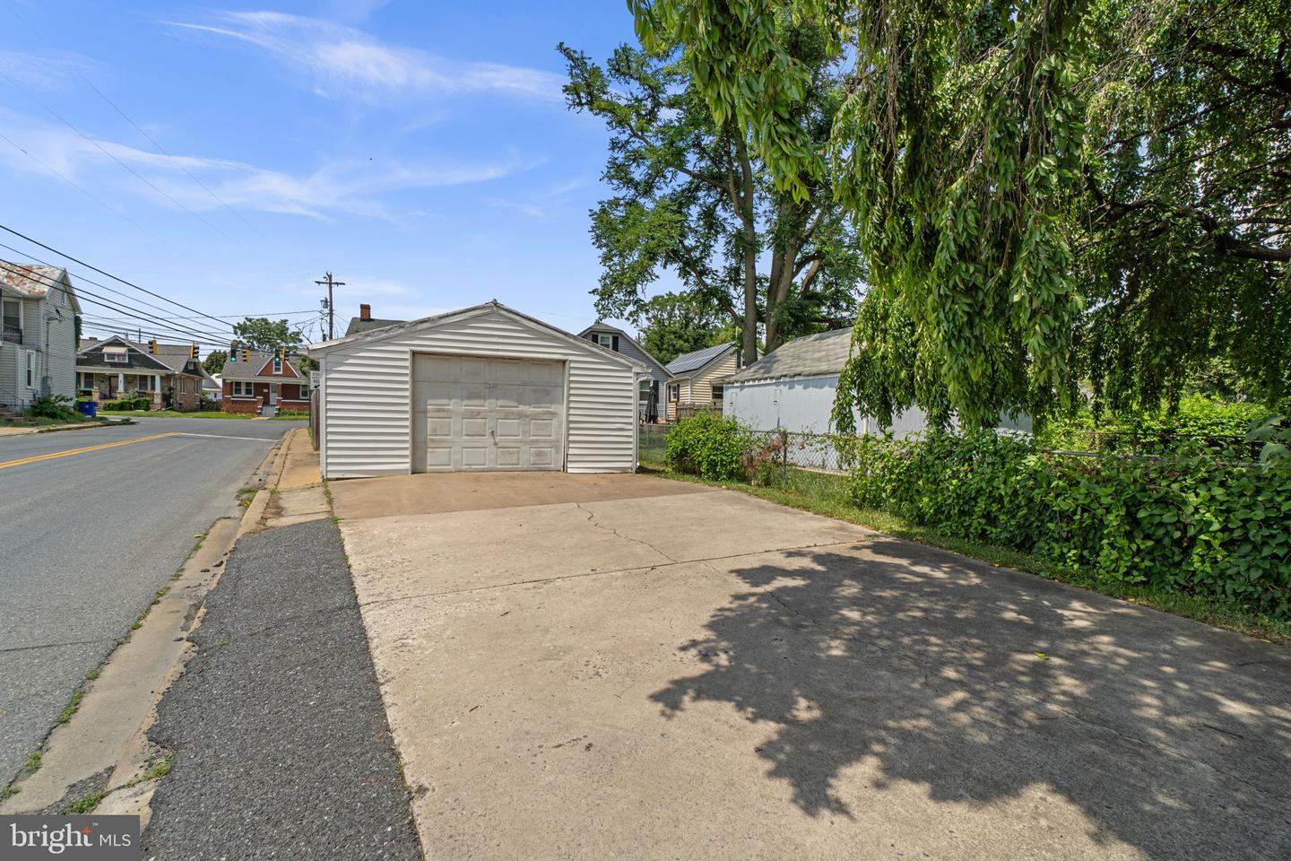 552 E Church St Property Photo 21