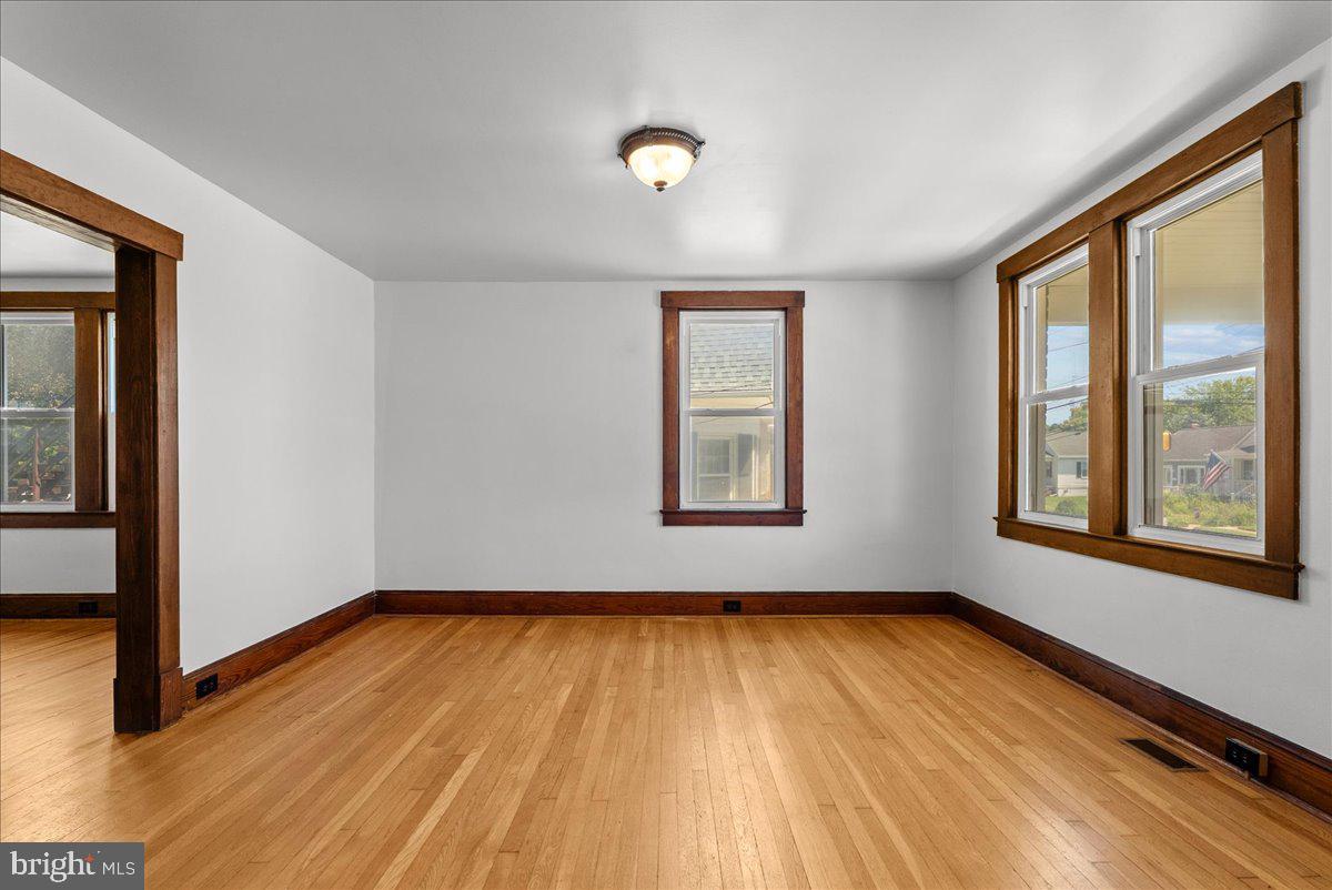 551 E Church St Property Photo 7