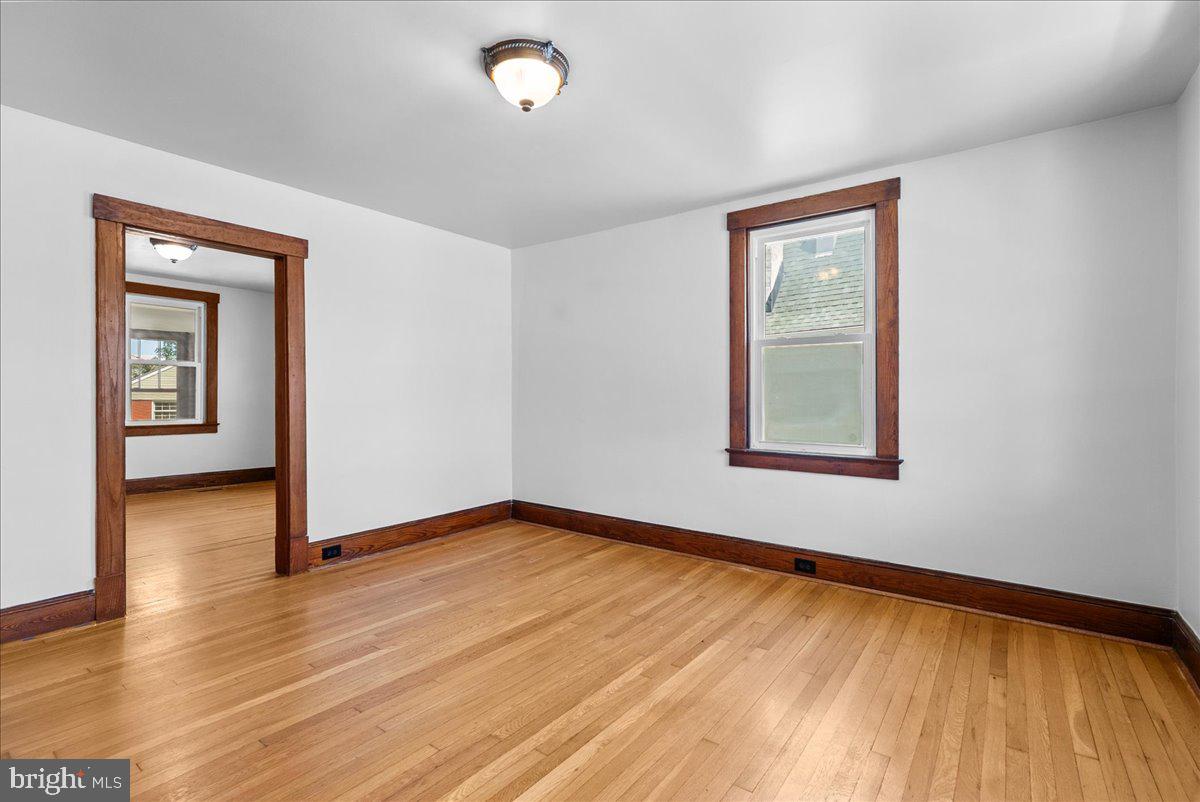 551 E Church St Property Photo 10