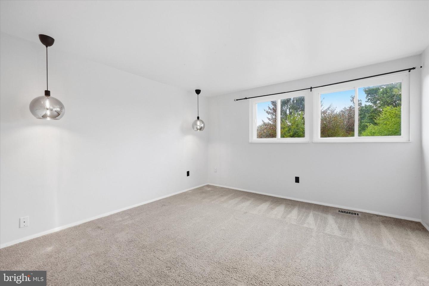 1719 Springhouse Ct Property Photo 17