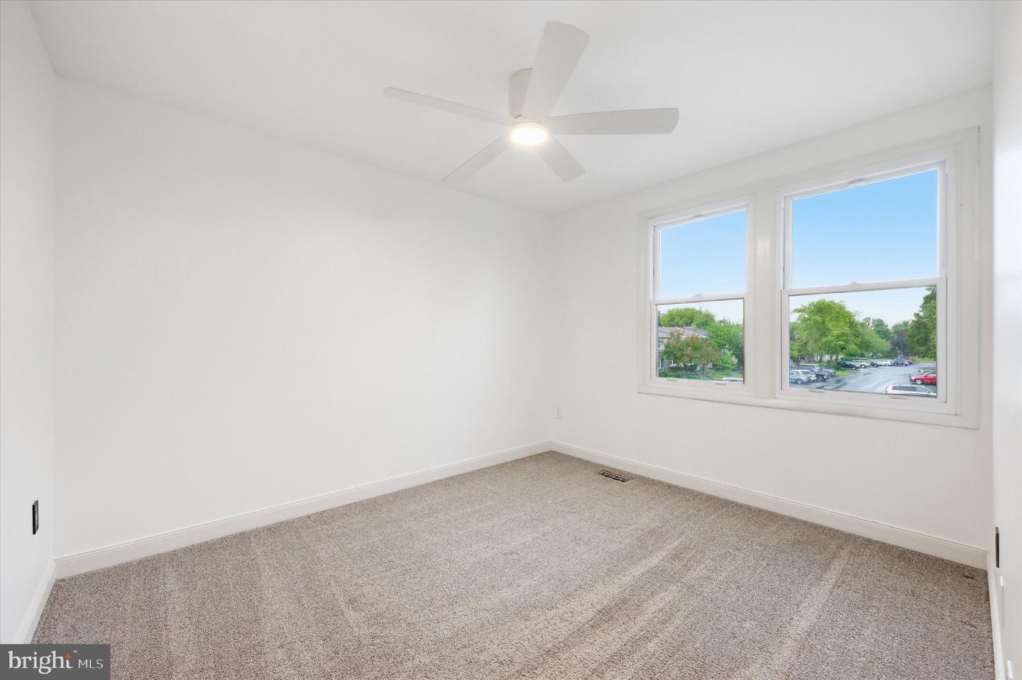 1719 Springhouse Ct Property Photo 23