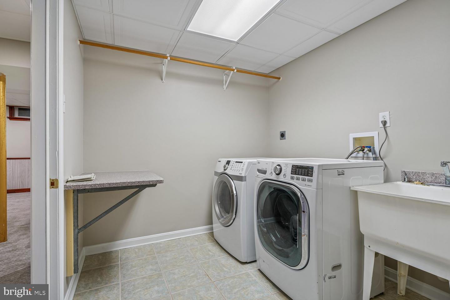 9035 Allington Manor Cir W Property Photo 31