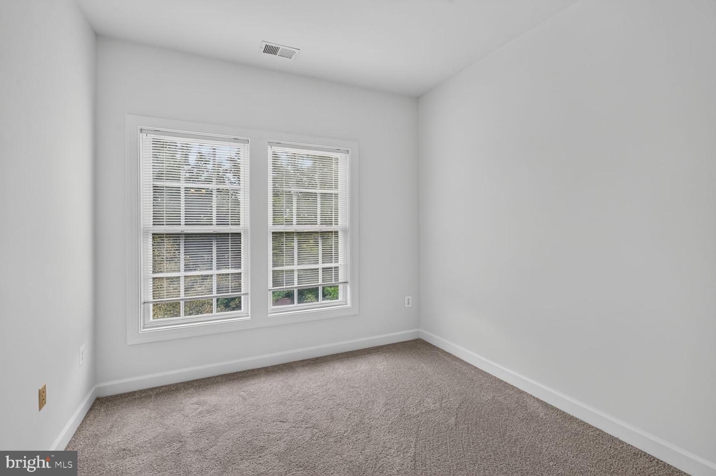 3848 Sugarloaf Pkwy Property Photo 14