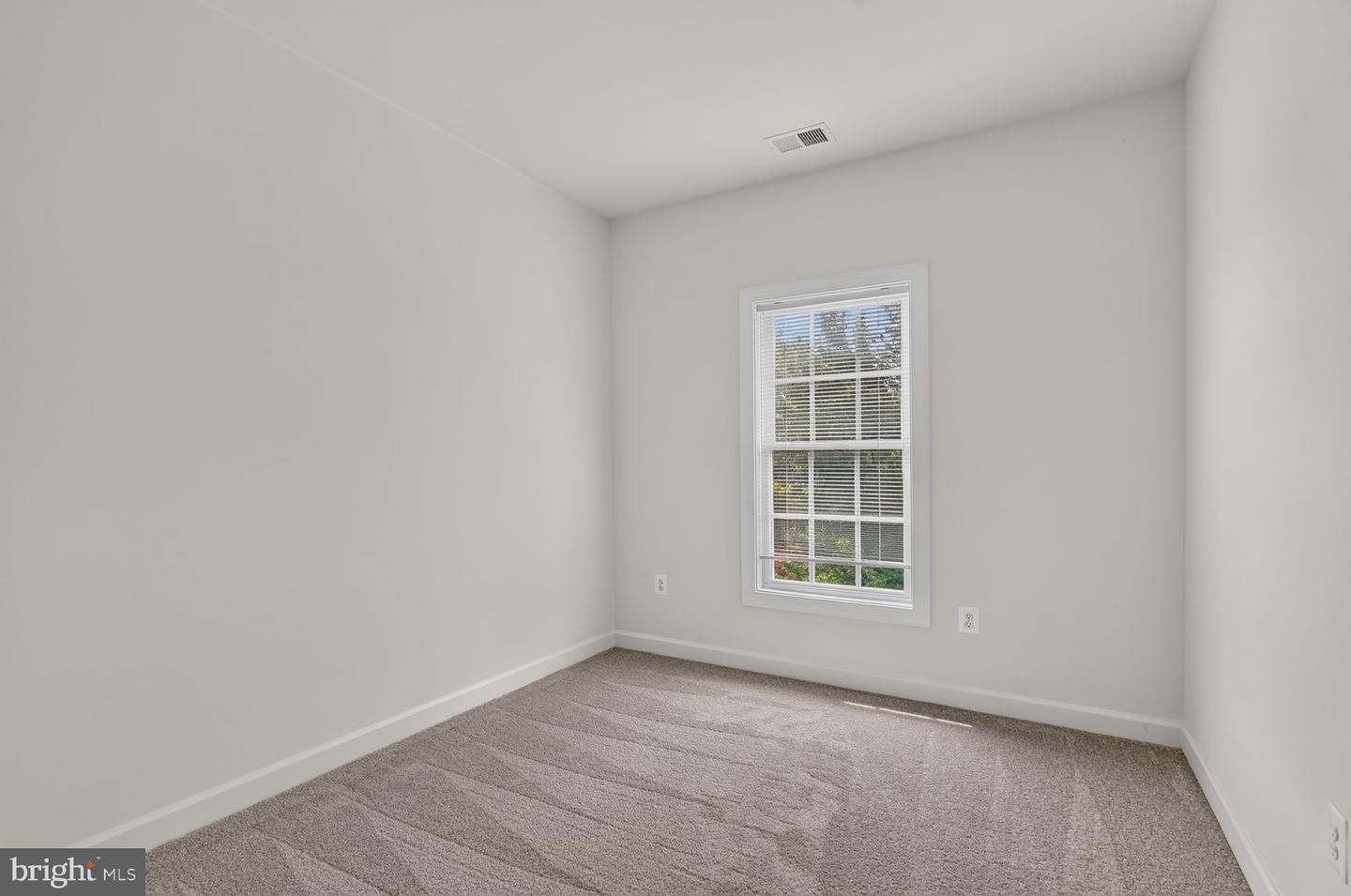 3848 Sugarloaf Pkwy Property Photo 17