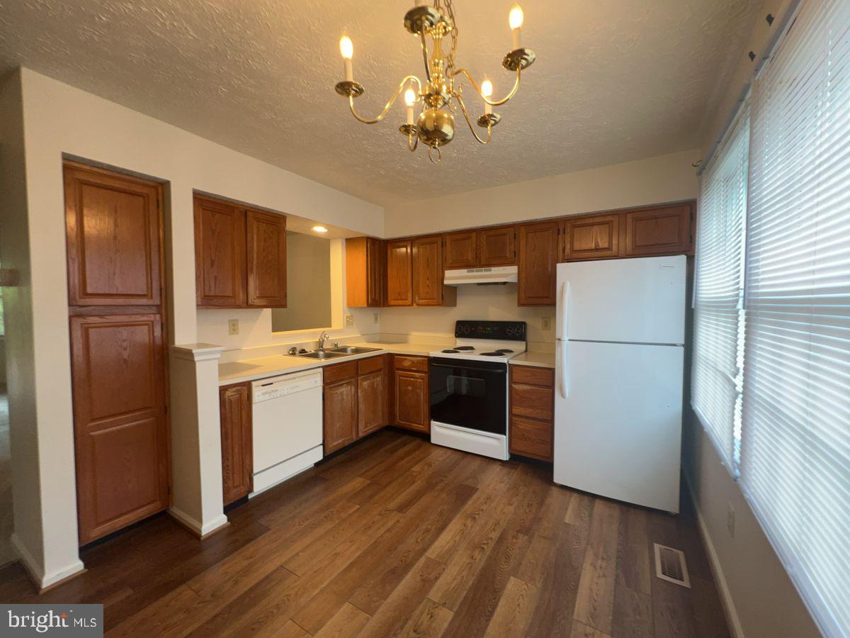 6393 Kelly Ct Property Photo 2