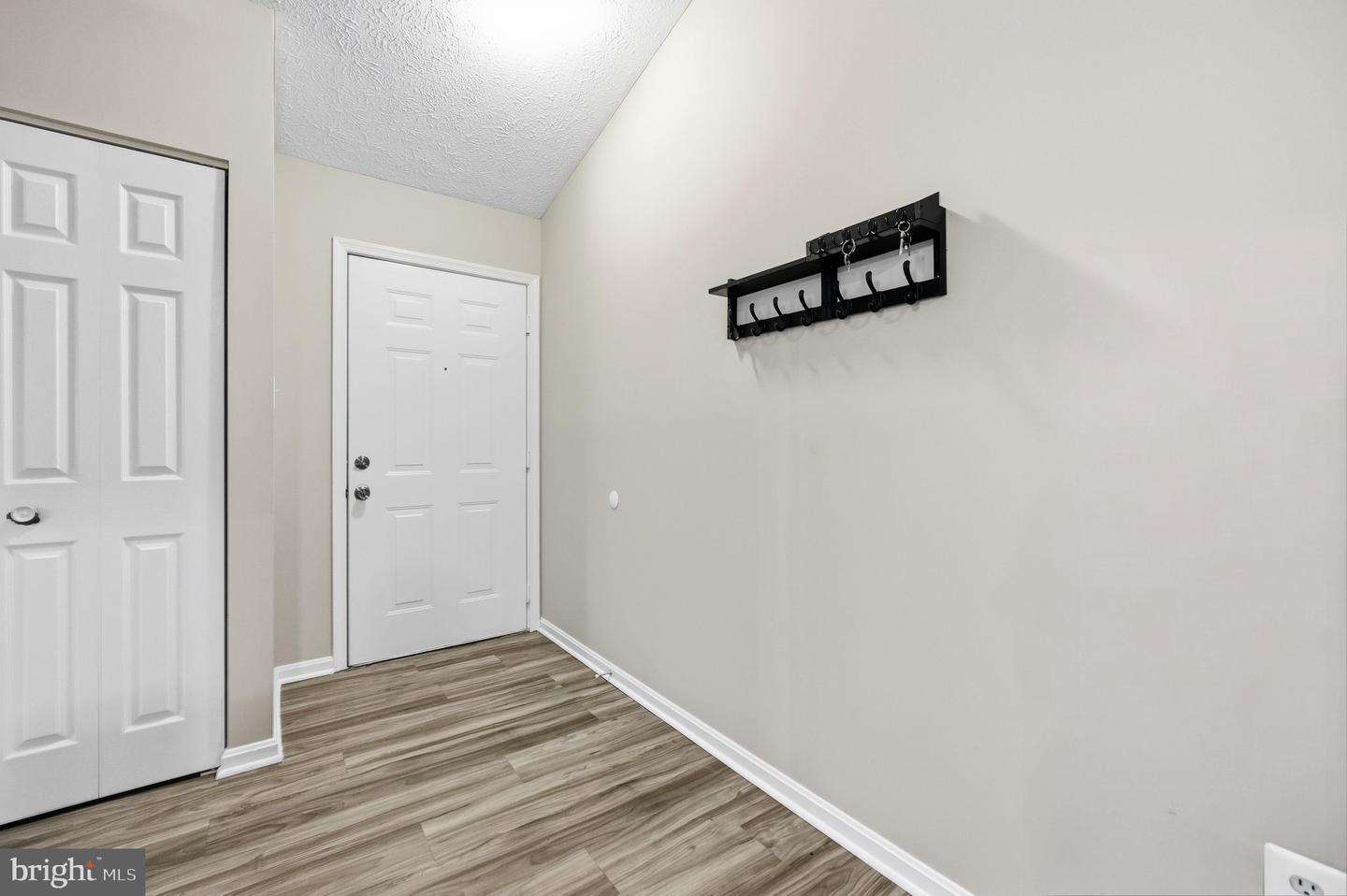2112 Whitehall Rd #2c Property Photo 6