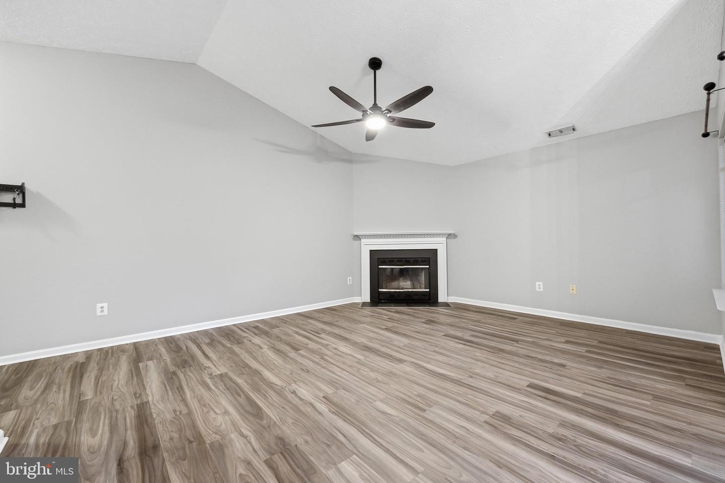 2112 Whitehall Rd #2c Property Photo 10