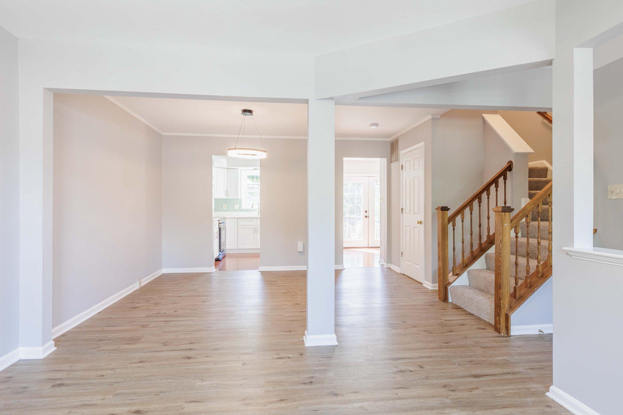 2433 Dunmore Ct Property Photo 6