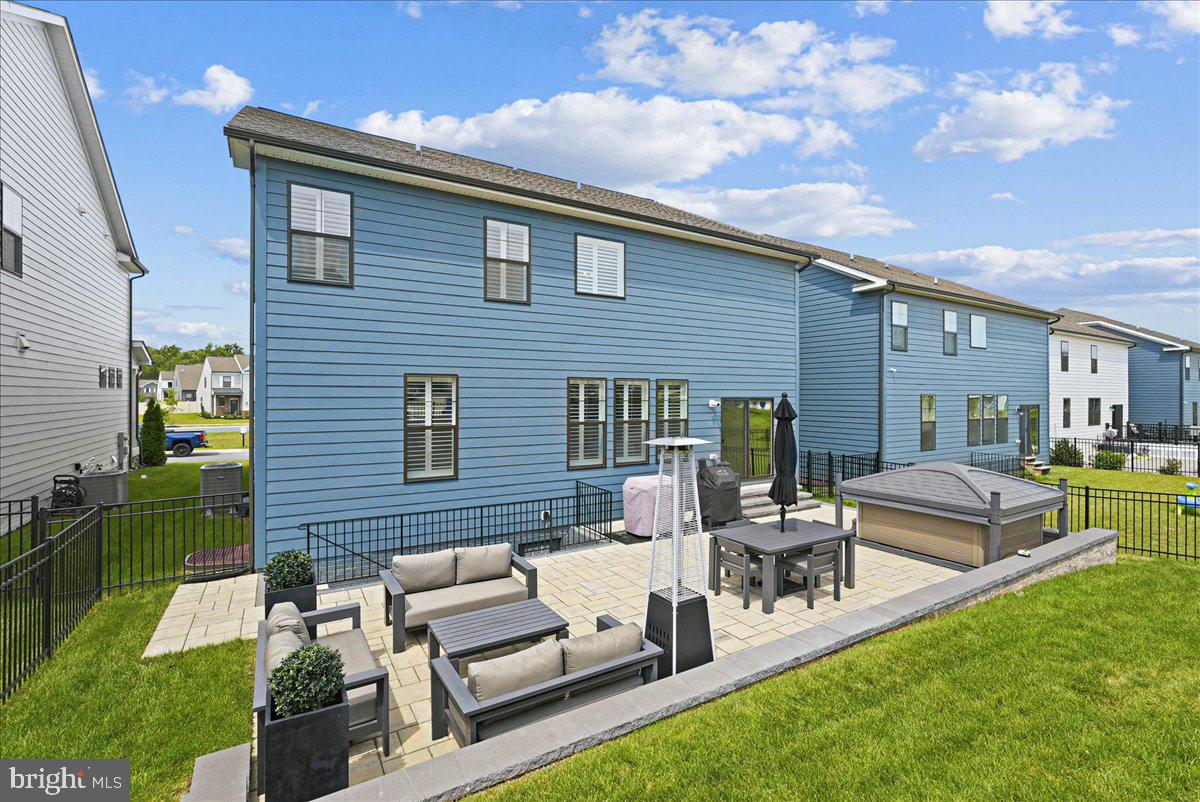 809 Foundry St Property Photo 3