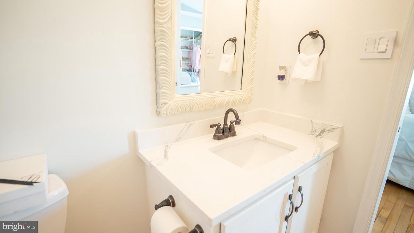 40 Victoria Square Property Photo 23