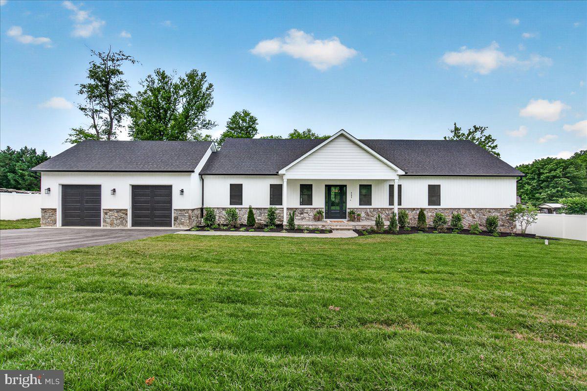 4602 Urbana Pike Property Photo 1