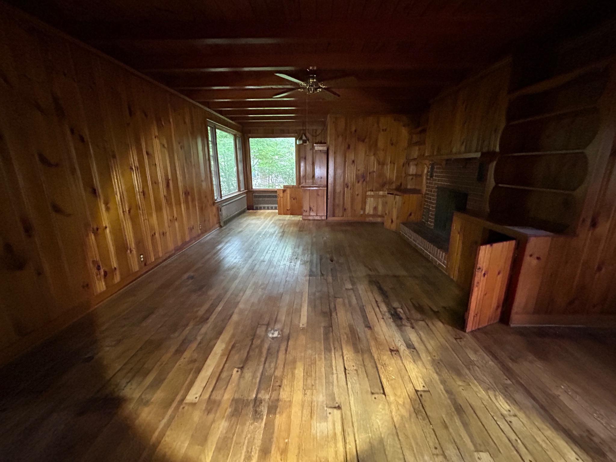 17233 Mountain View Rd Property Photo 4
