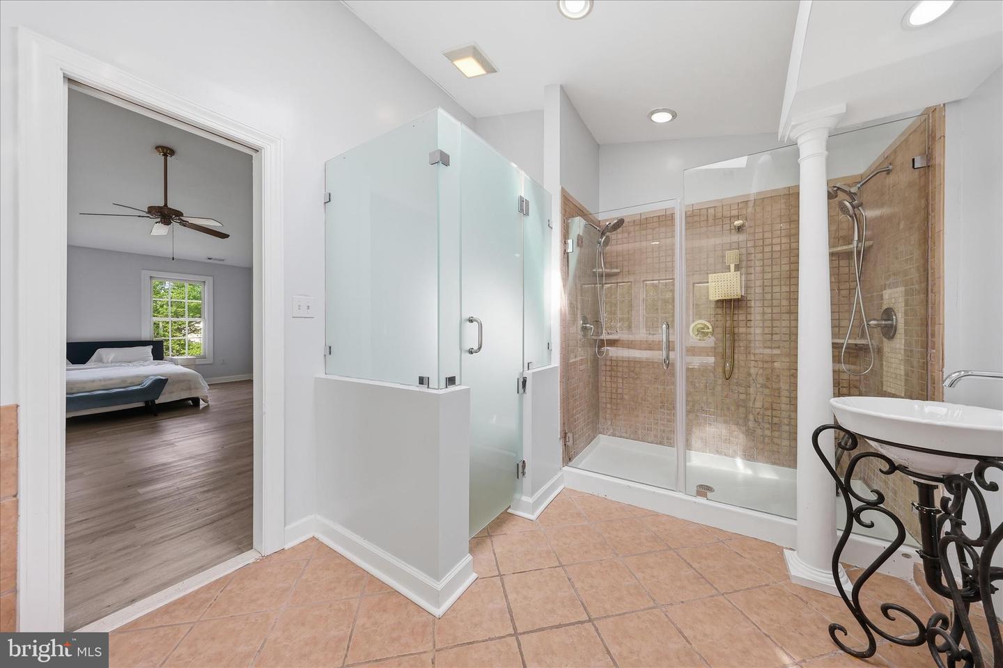 6135 Fieldcrest Ct Property Photo 23