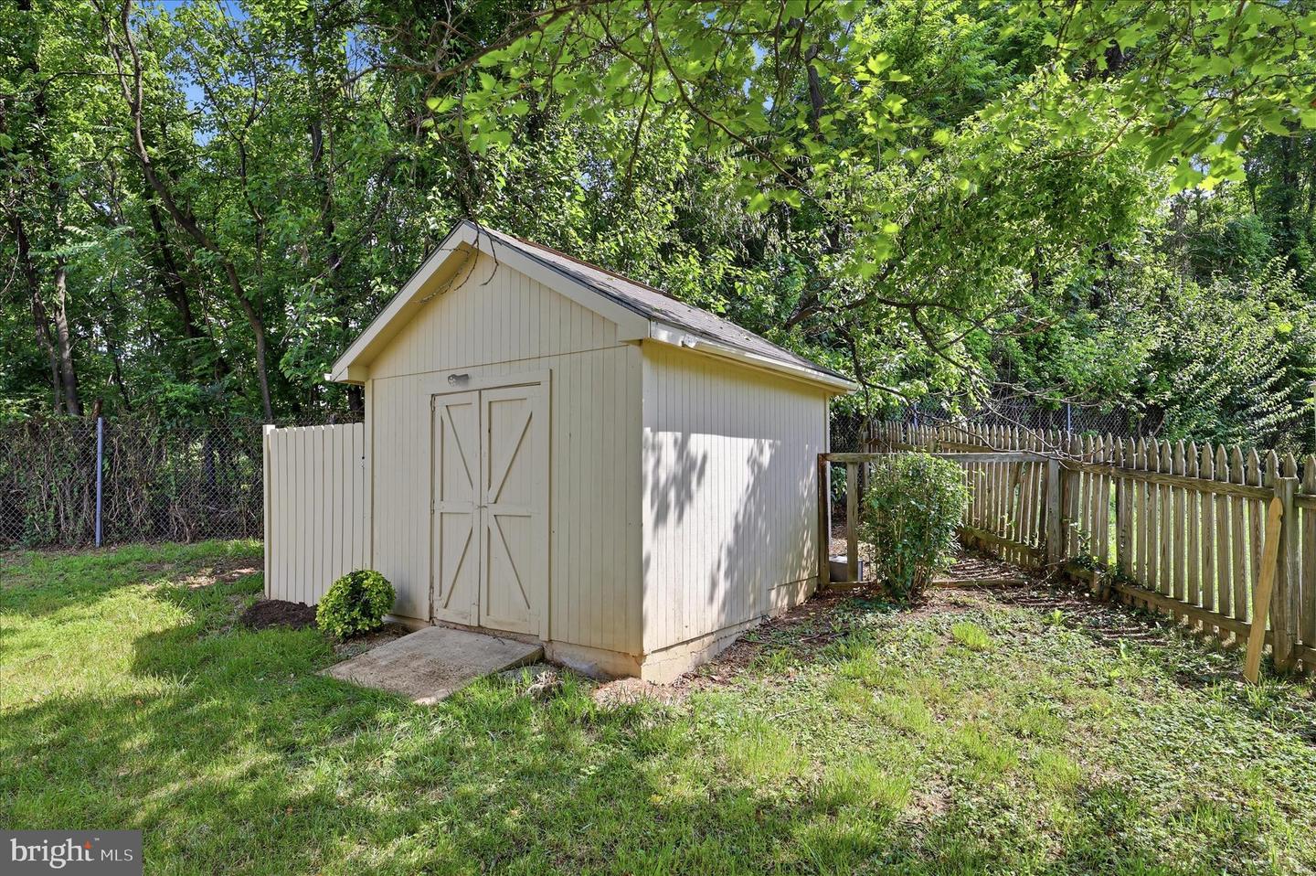 6135 Fieldcrest Ct Property Photo 57