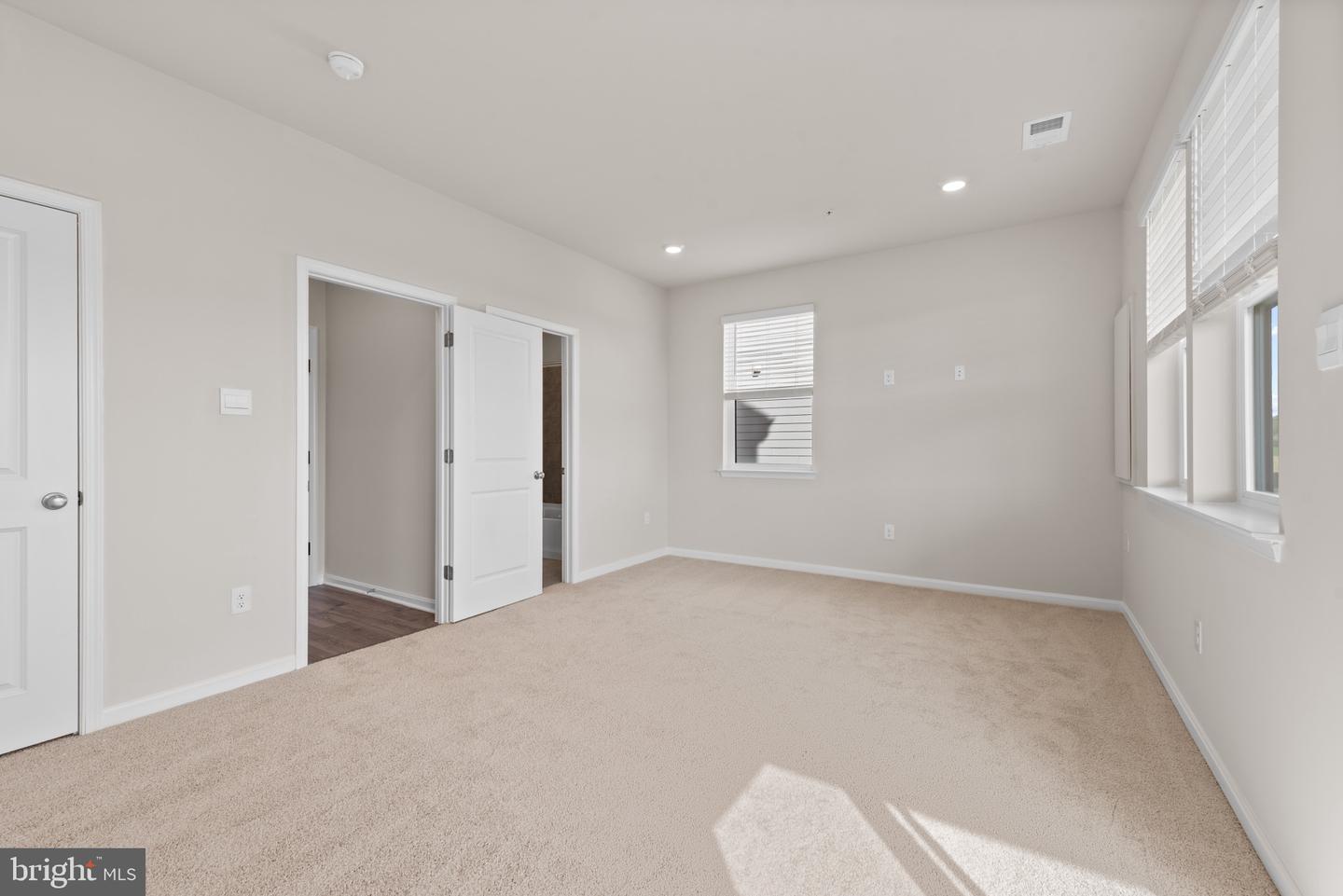 379 Ensemble Way Property Photo 6