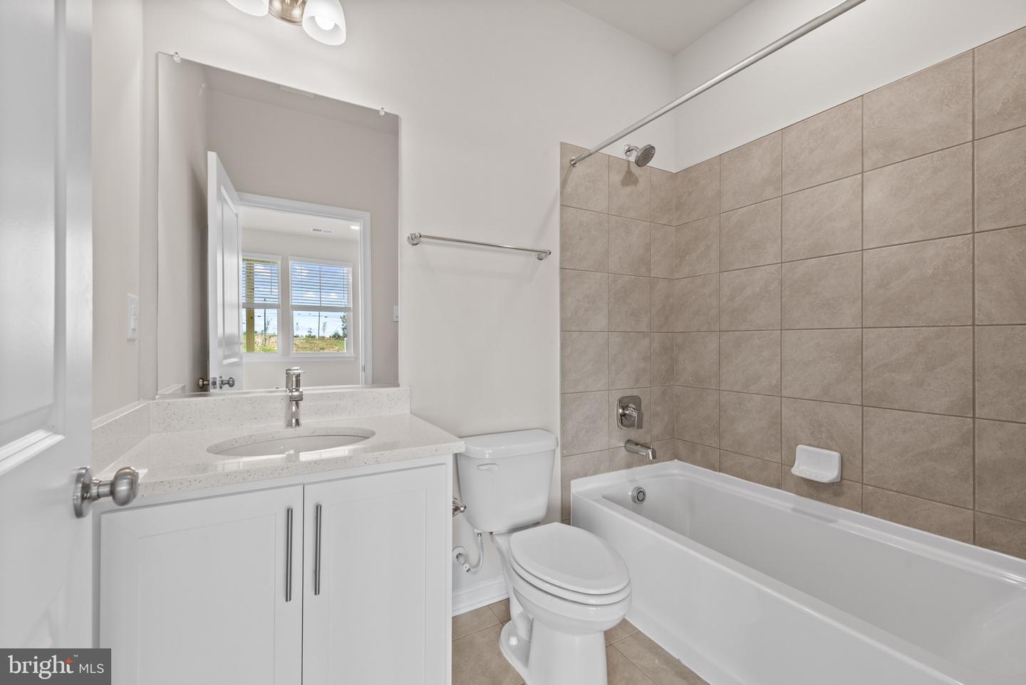 379 Ensemble Way Property Photo 8