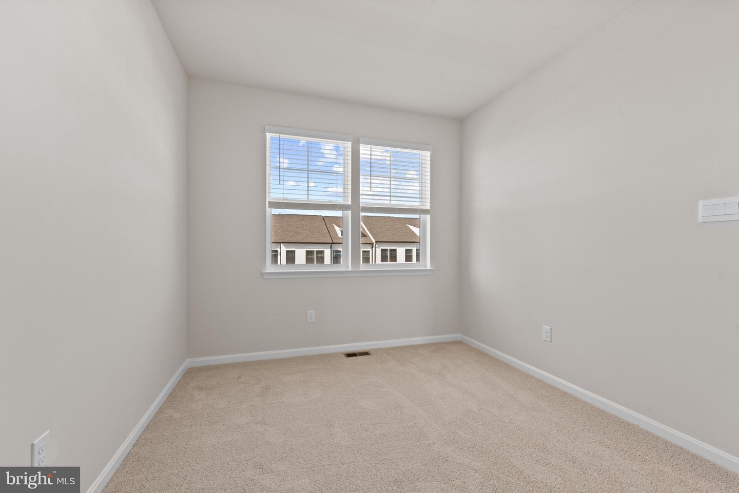 379 Ensemble Way Property Photo 24