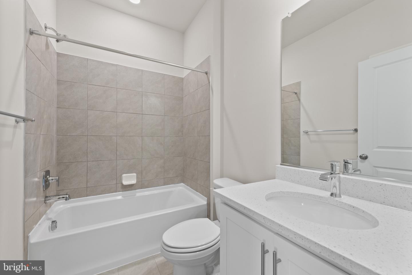 379 Ensemble Way Property Photo 28