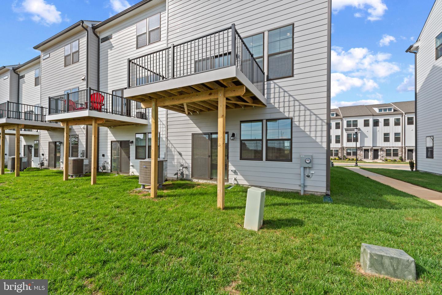 379 Ensemble Way Property Photo 35