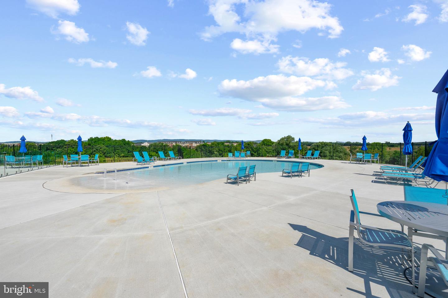 379 Ensemble Way Property Photo 48