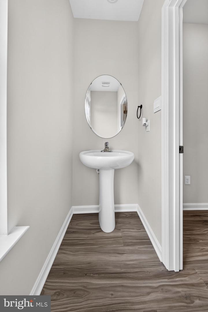 1204 Daphne Way Property Photo 23