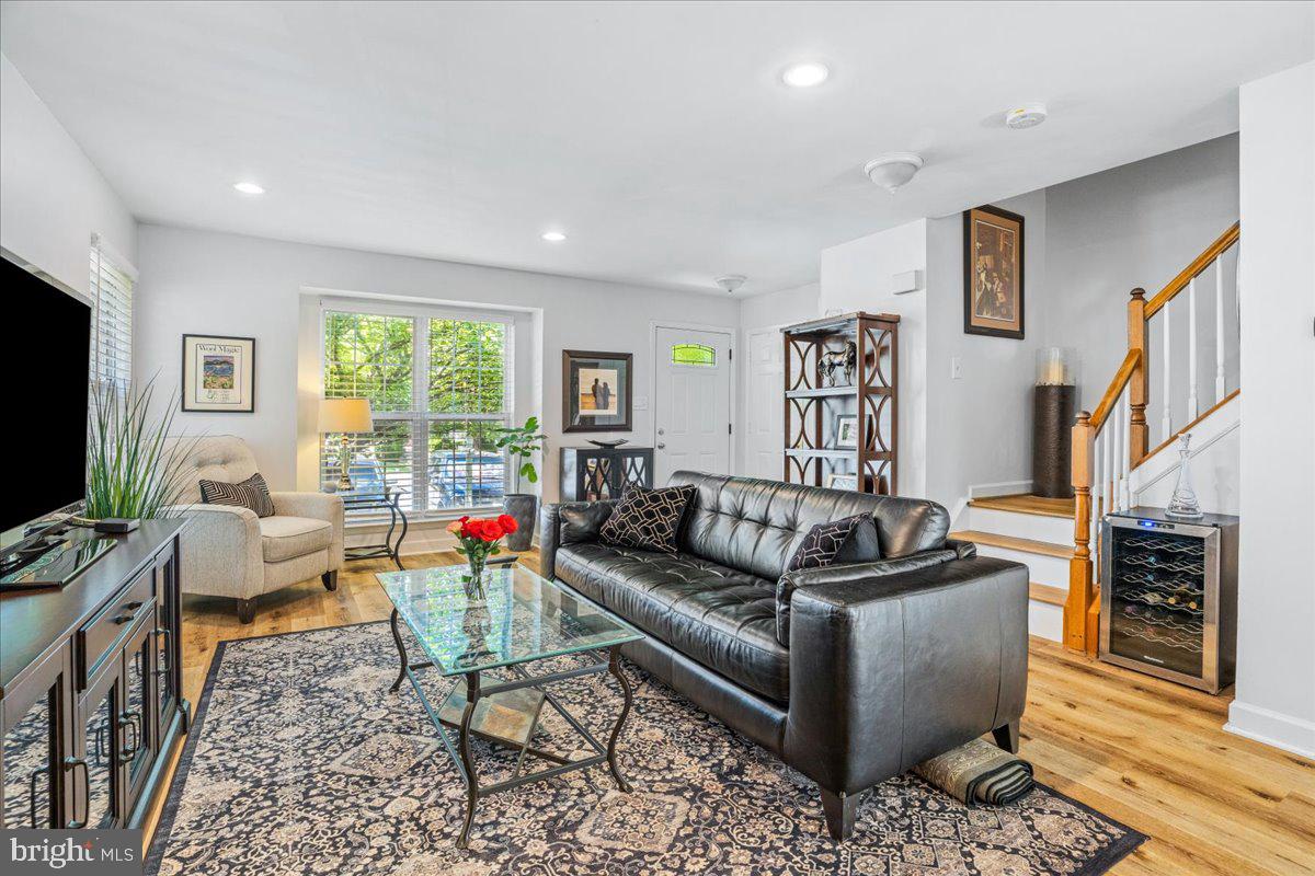 9245 Ridgefield Cir Property Photo 7