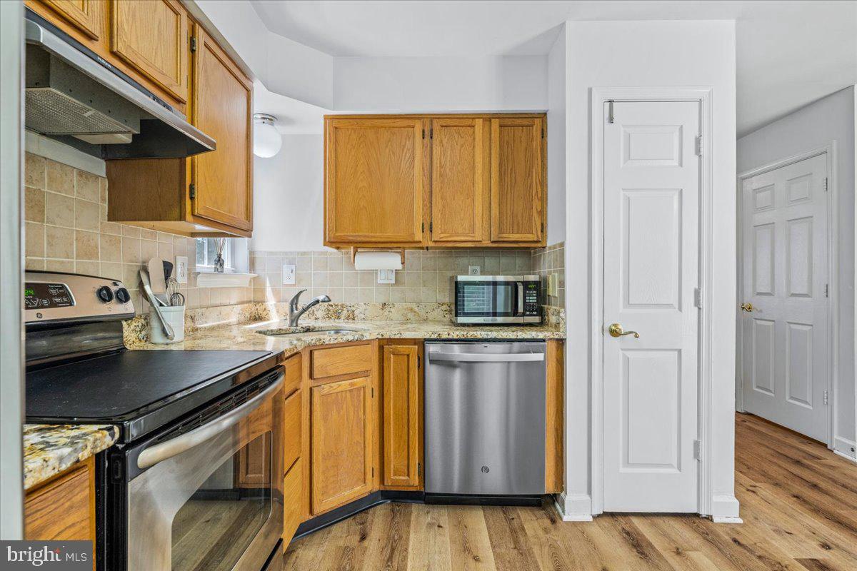 9245 Ridgefield Cir Property Photo 12