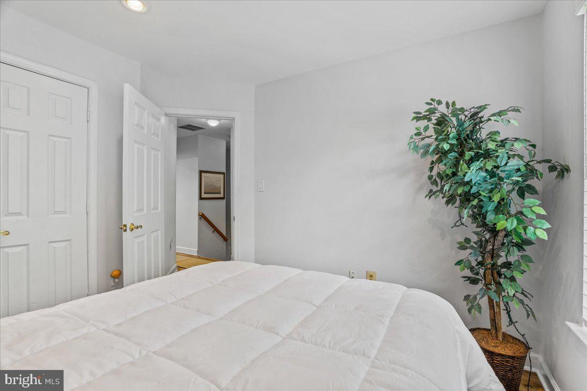 9245 Ridgefield Cir Property Photo 23