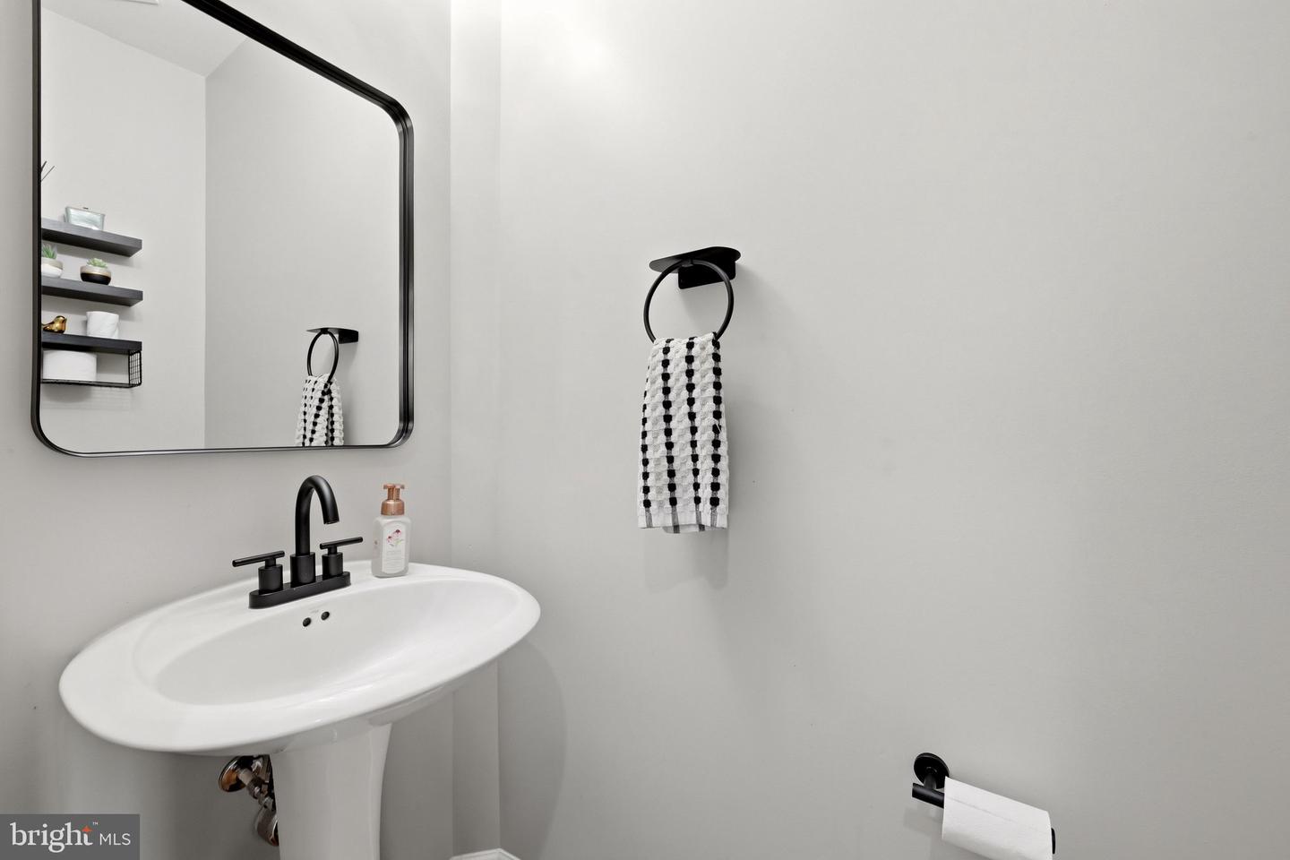 1302 Moore Spring Ct Property Photo 28