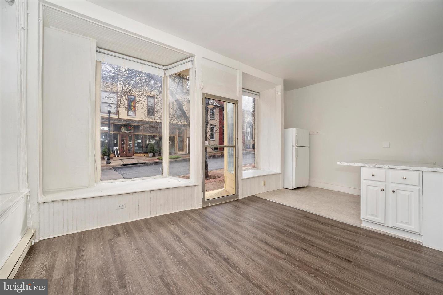 201 S Market St #1b Property Photo 7
