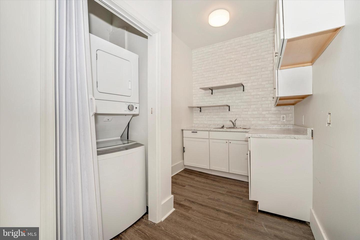 201 S Market St #1b Property Photo 15
