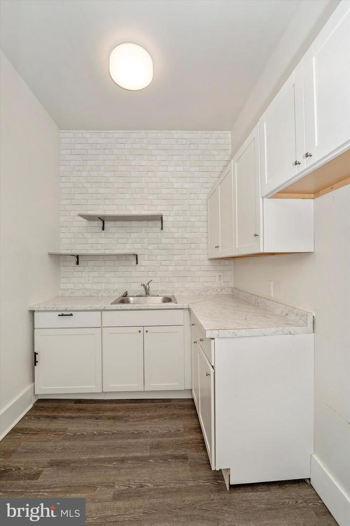 201 S Market St #1b Property Photo 22