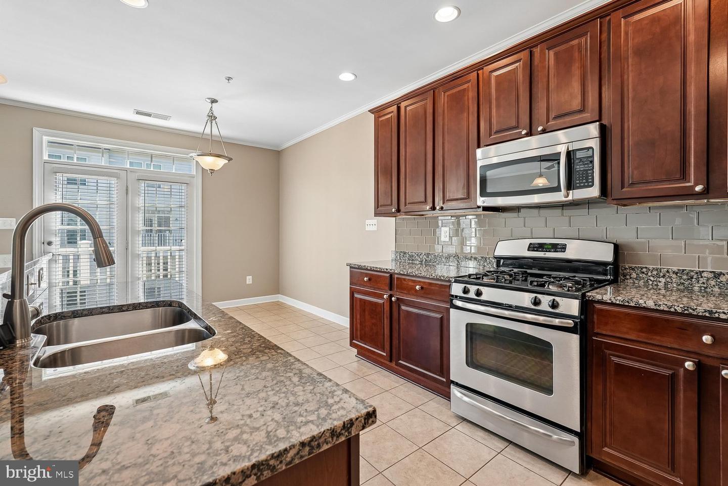 3615 Spring Hollow Ln #3615 Property Photo 19