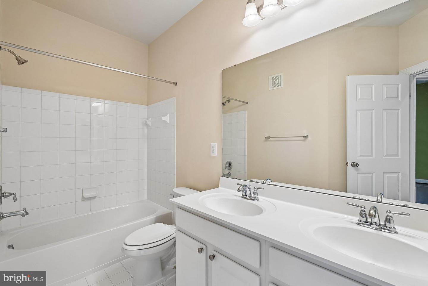 3615 Spring Hollow Ln #3615 Property Photo 30