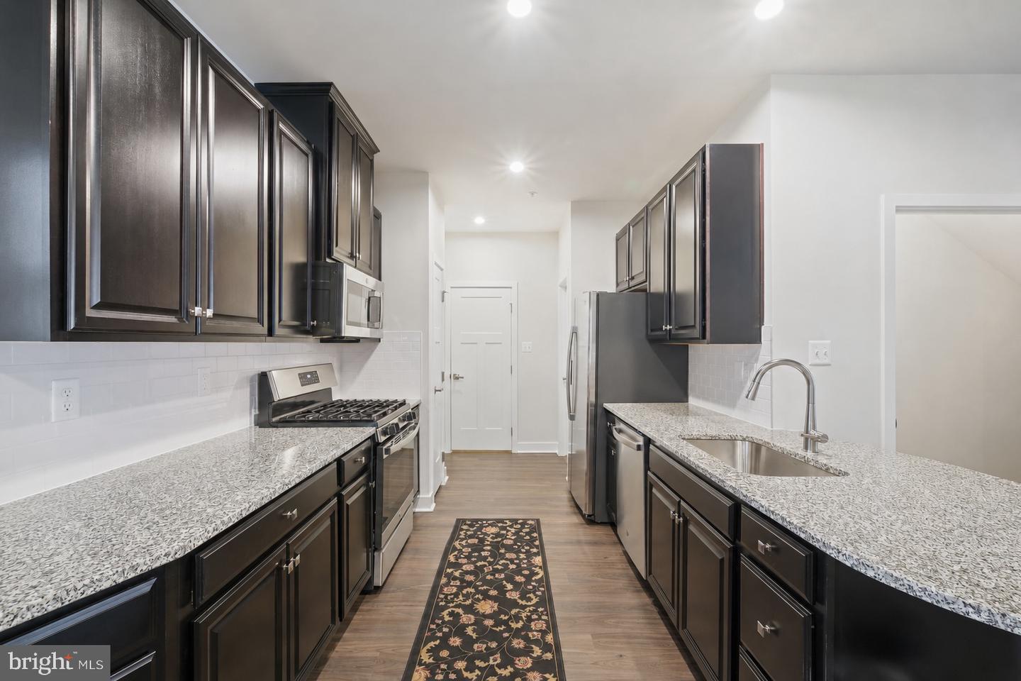 5311 Crape Myrtle Dr Property Photo 4