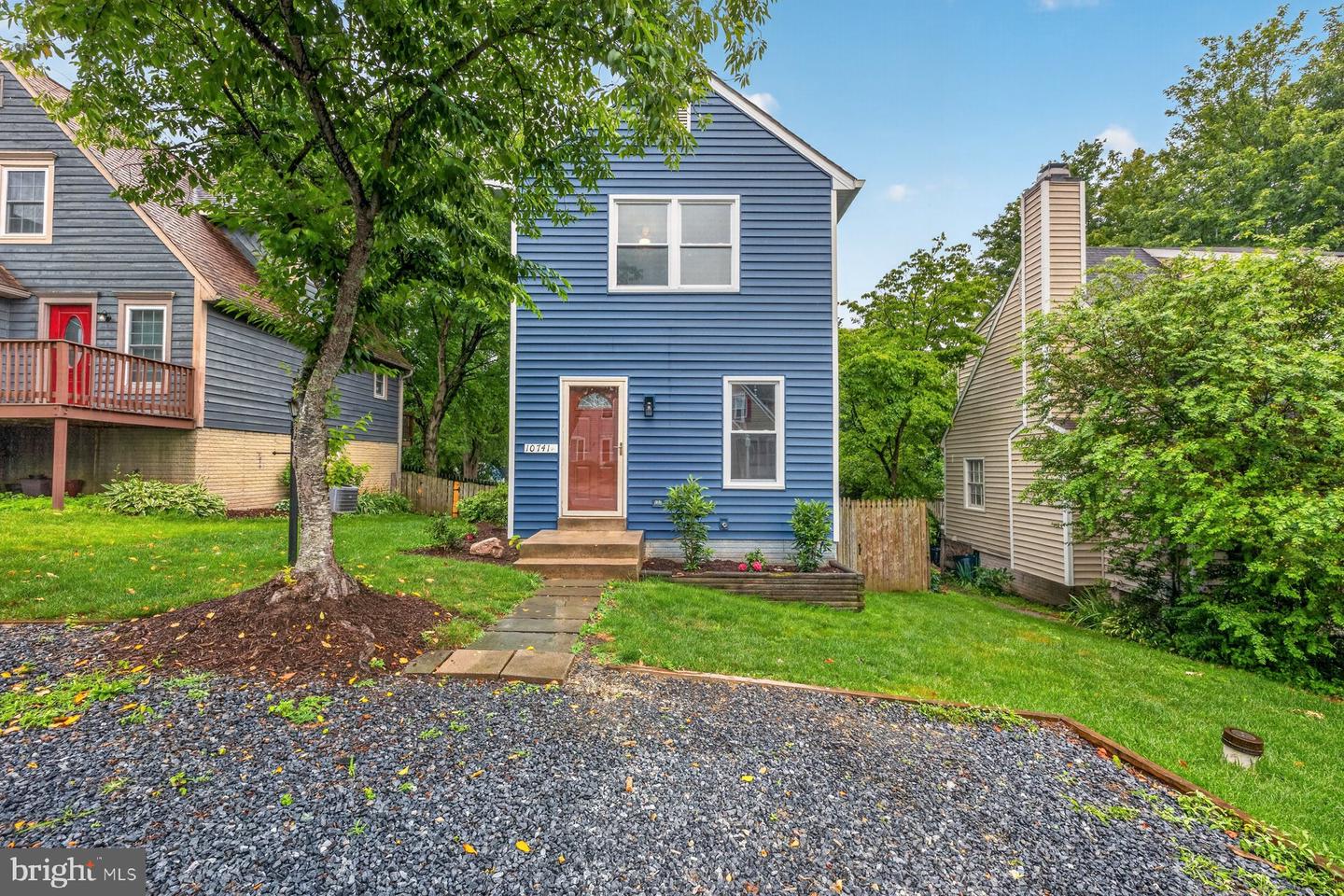 10741 Lake Edge Ct Property Photo 1