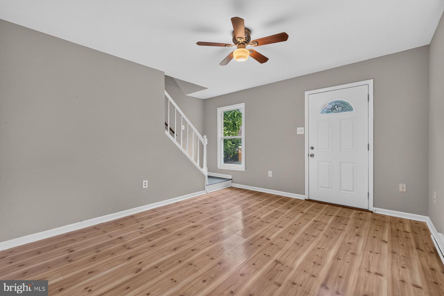 10741 Lake Edge Ct Property Photo 4