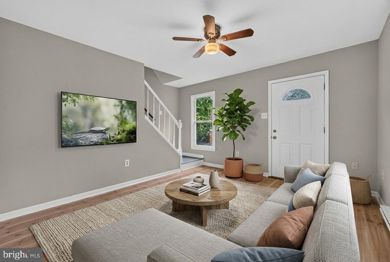 10741 Lake Edge Ct Property Photo 5