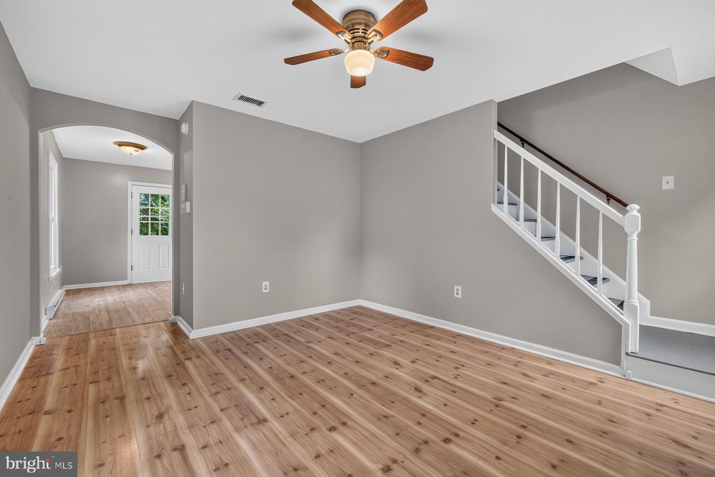 10741 Lake Edge Ct Property Photo 7