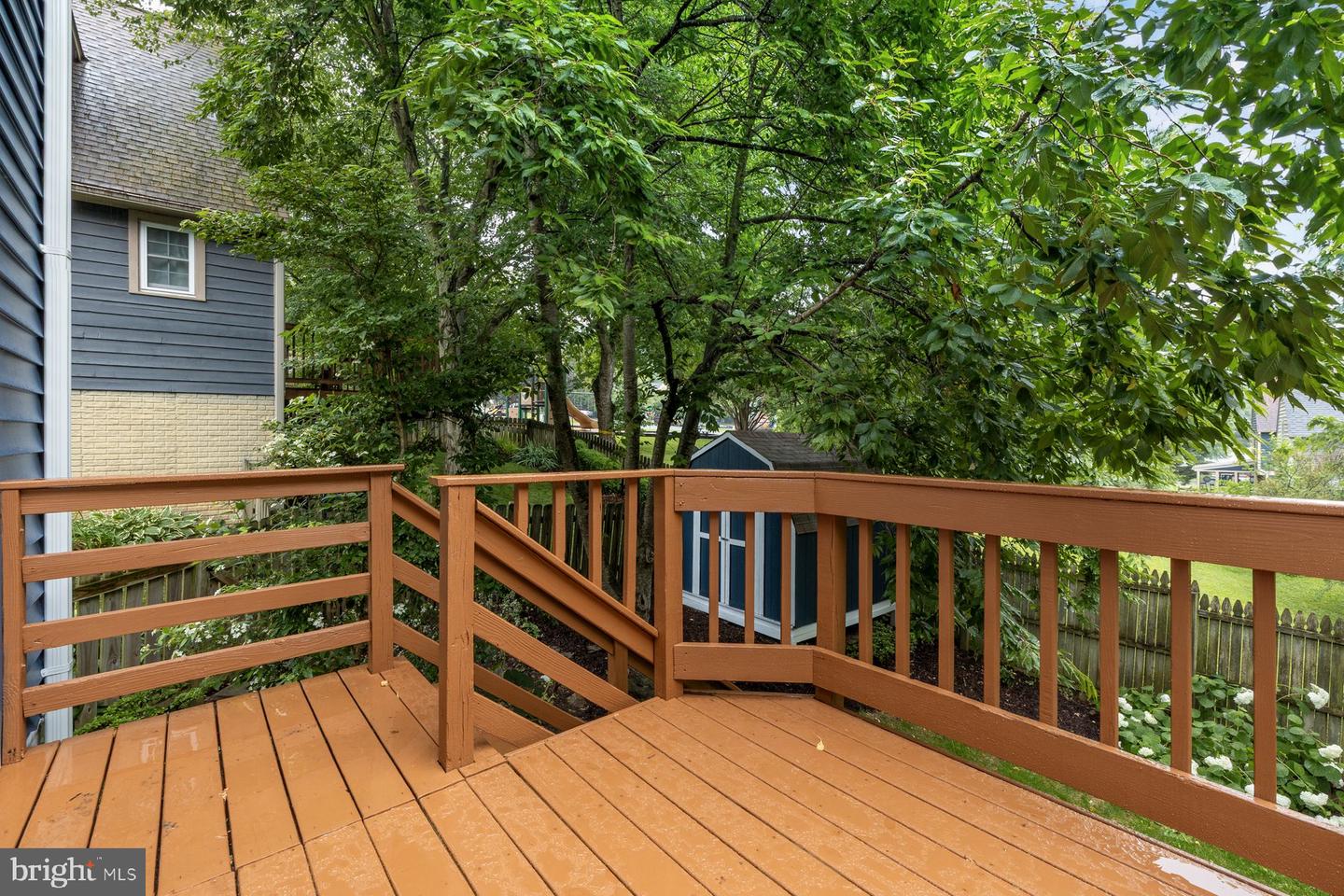 10741 Lake Edge Ct Property Photo 9