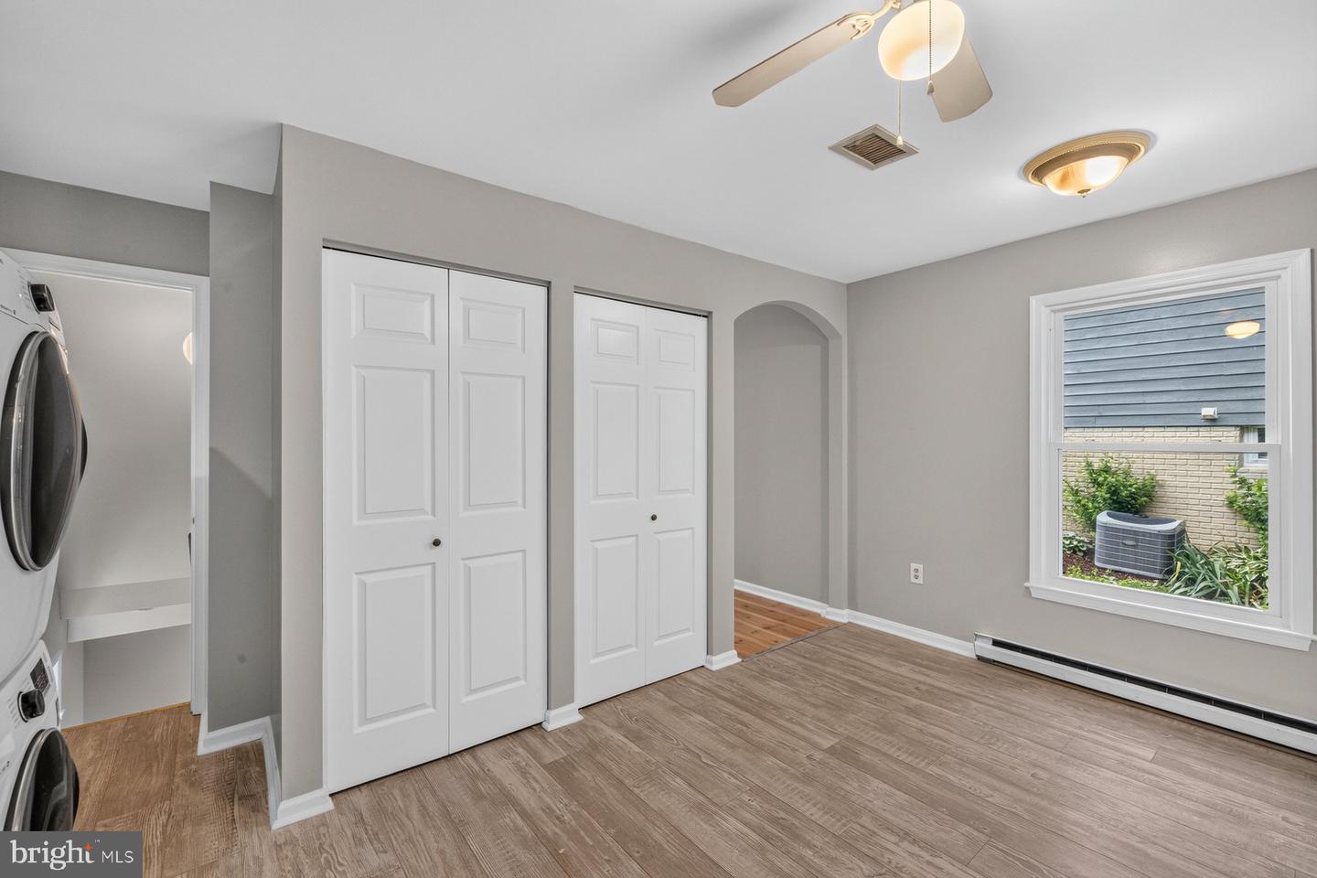 10741 Lake Edge Ct Property Photo 11