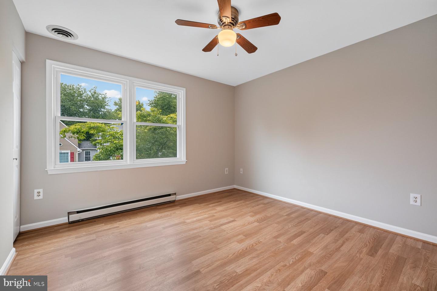 10741 Lake Edge Ct Property Photo 12