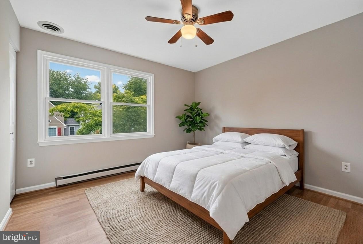 10741 Lake Edge Ct Property Photo 13