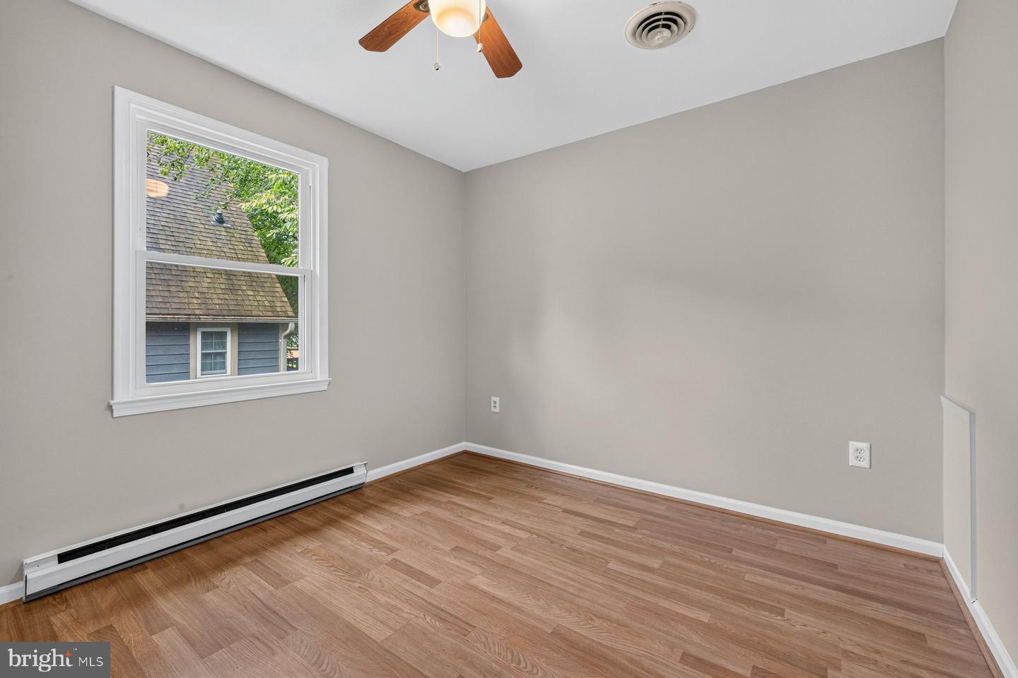 10741 Lake Edge Ct Property Photo 16