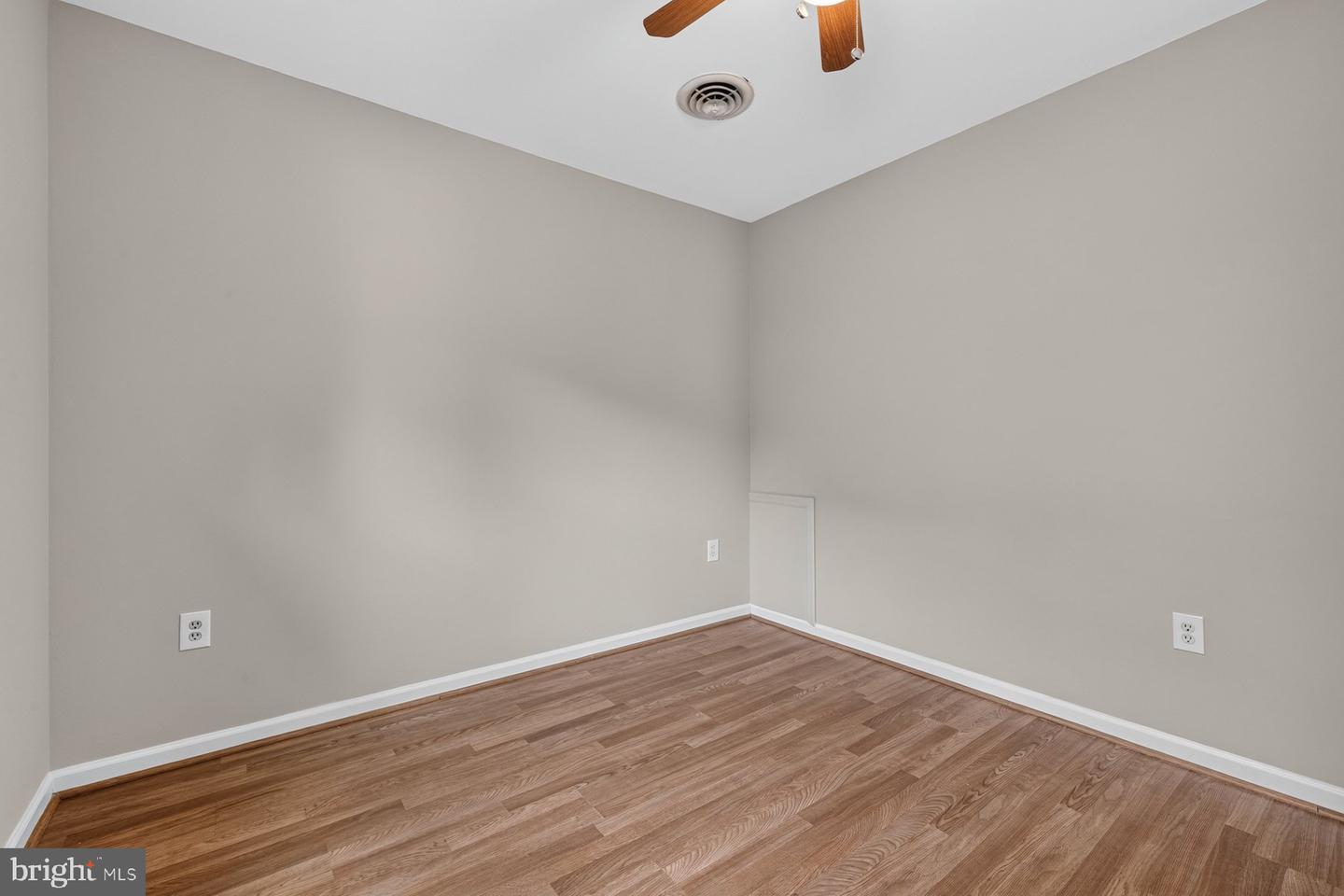 10741 Lake Edge Ct Property Photo 17