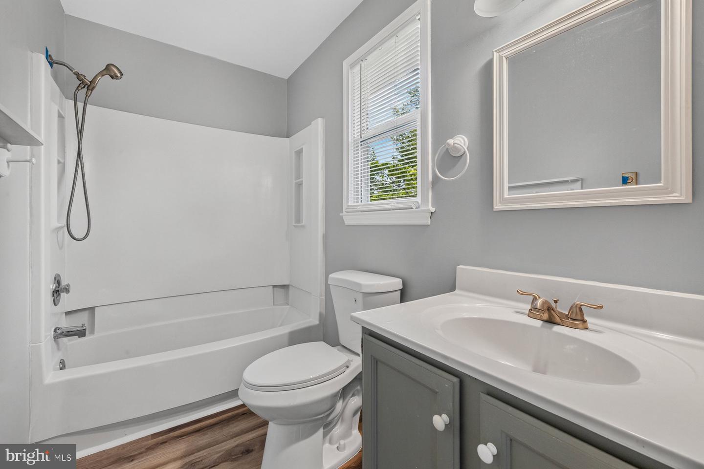 10741 Lake Edge Ct Property Photo 20