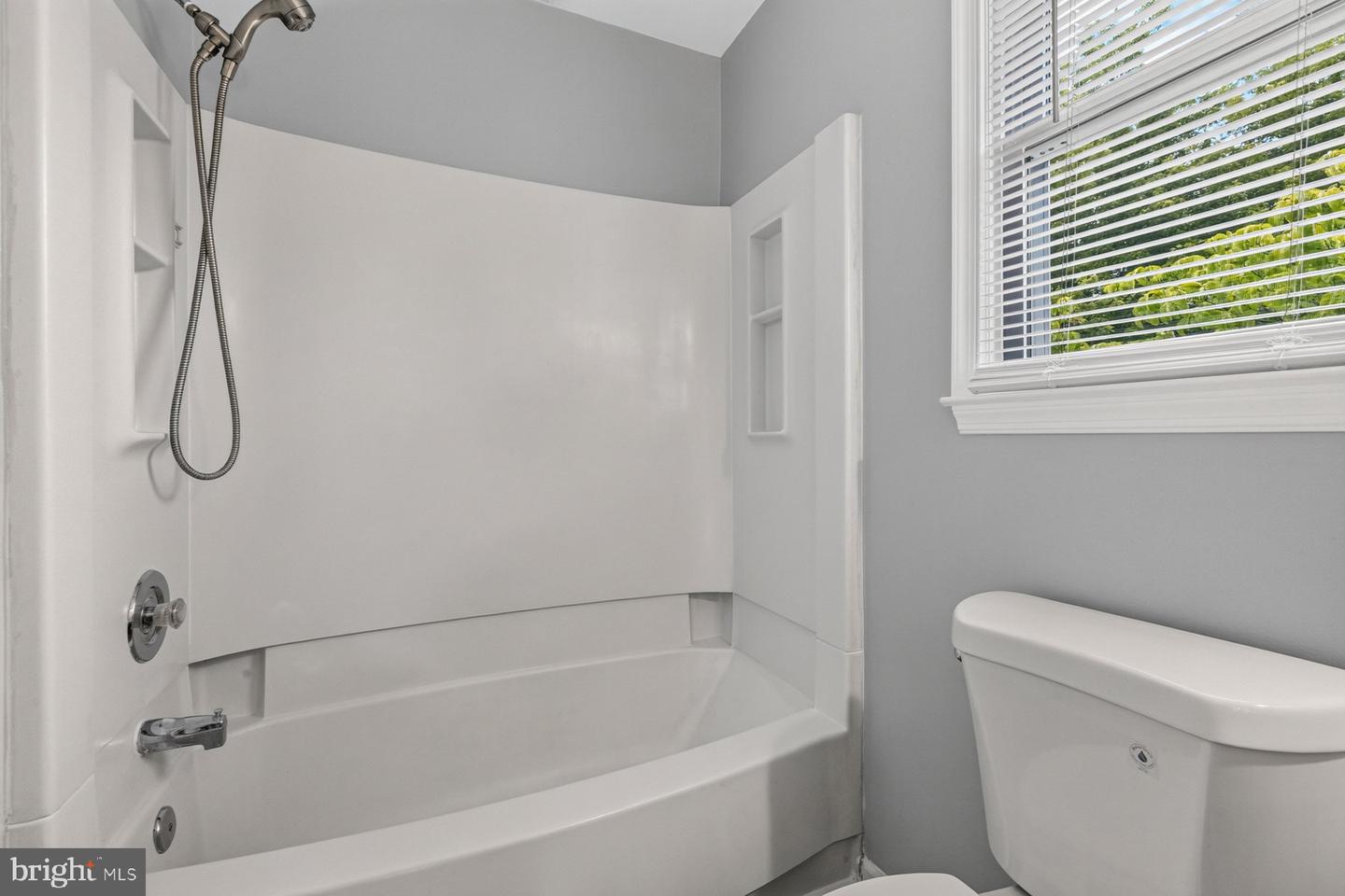 10741 Lake Edge Ct Property Photo 21