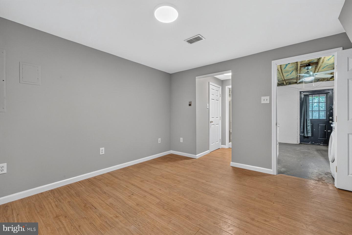 10741 Lake Edge Ct Property Photo 24