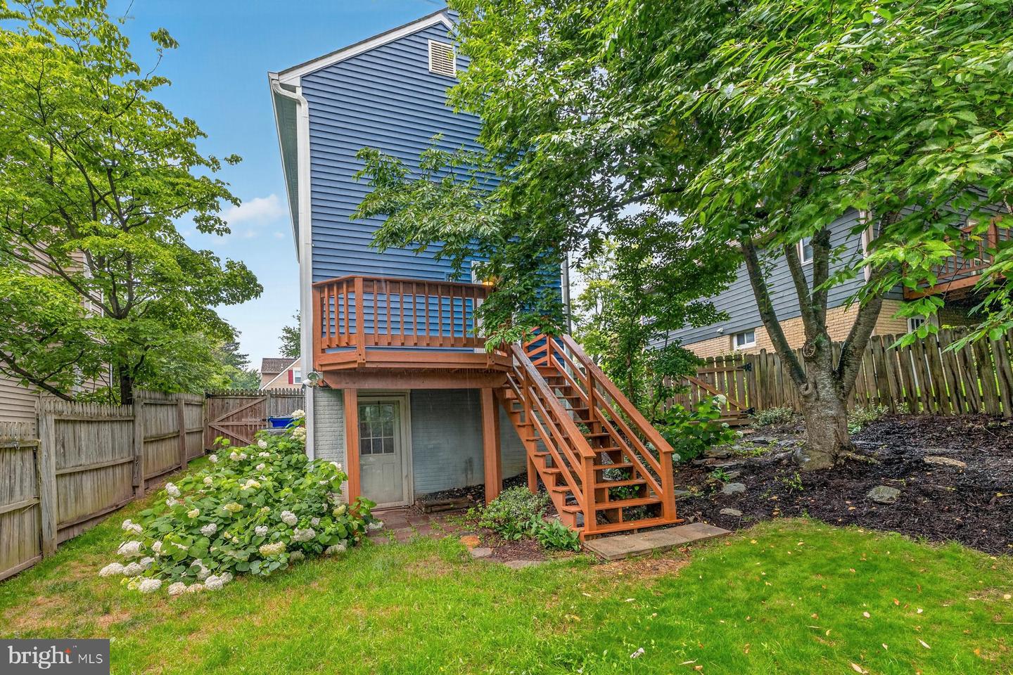 10741 Lake Edge Ct Property Photo 29